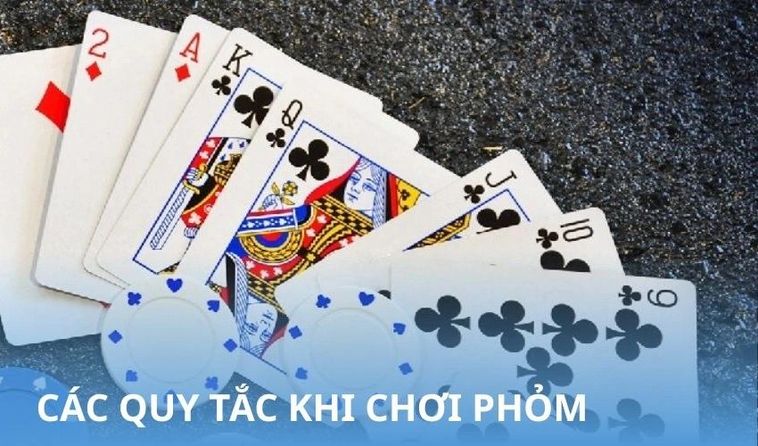 Bộ bài xòe trên nền đá xám minh họa các quy tắc an toàn ở lượt chốt